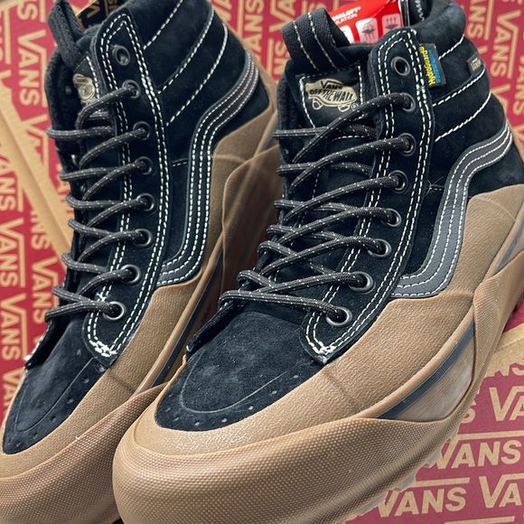 Vans WMNS Sk8-Hi Dip Mte-2
Black/Gum
VN0009QKB9M
Boots Cold Weather Sneakers - Picture 7 of 16